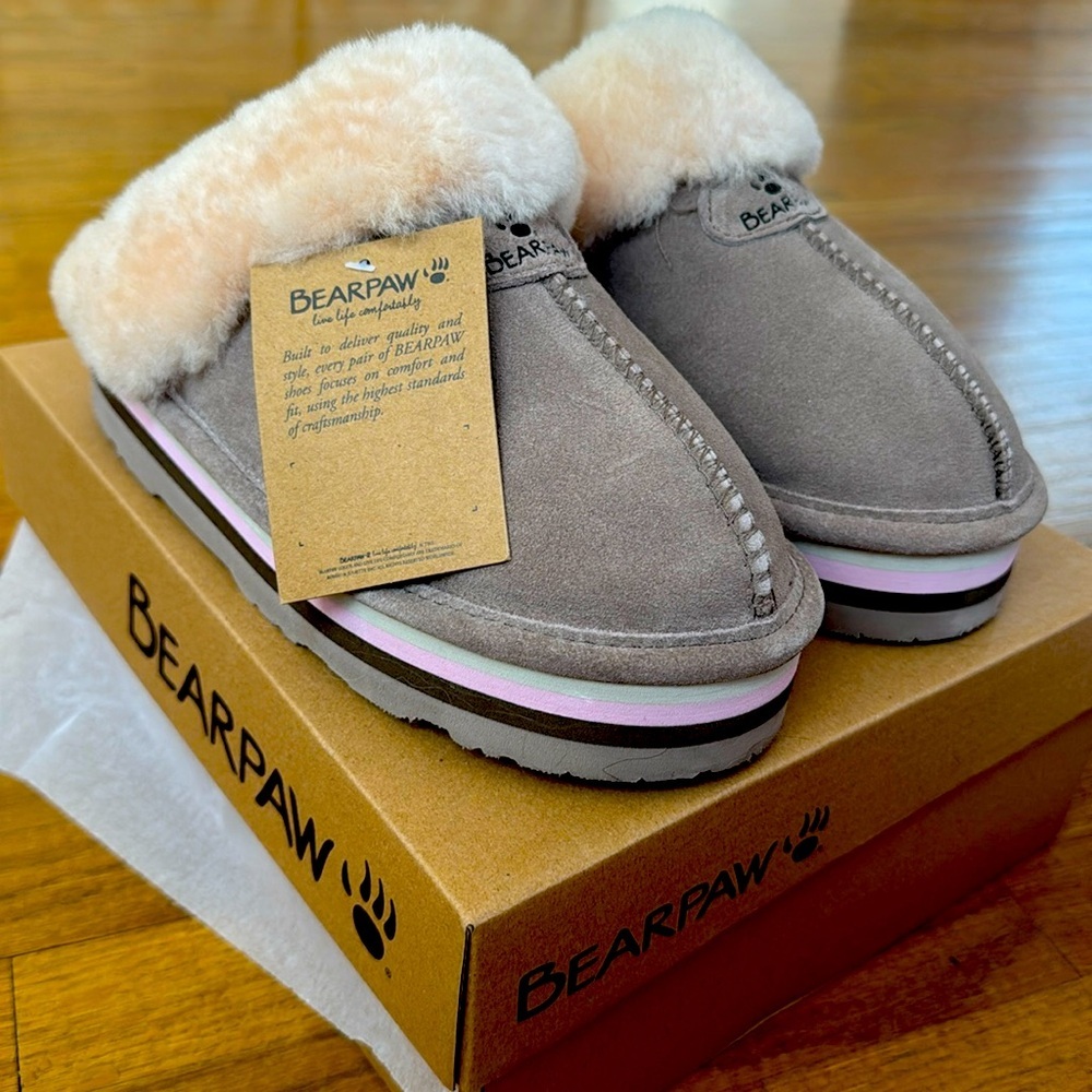 BEARPAW PLATFORM SLIPPERS 8 |   NWT PLATFORM SLIPPERS 8 - Picture 2 of 11